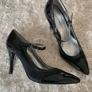 Black Saddle Pumps with Strap 8.5